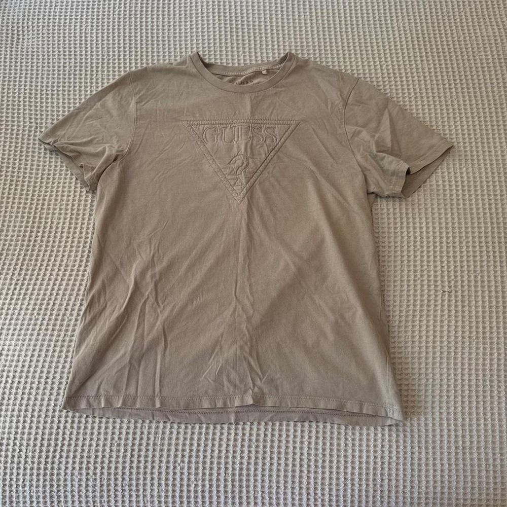 Guess tan t-shirt with embroidered logo Size L